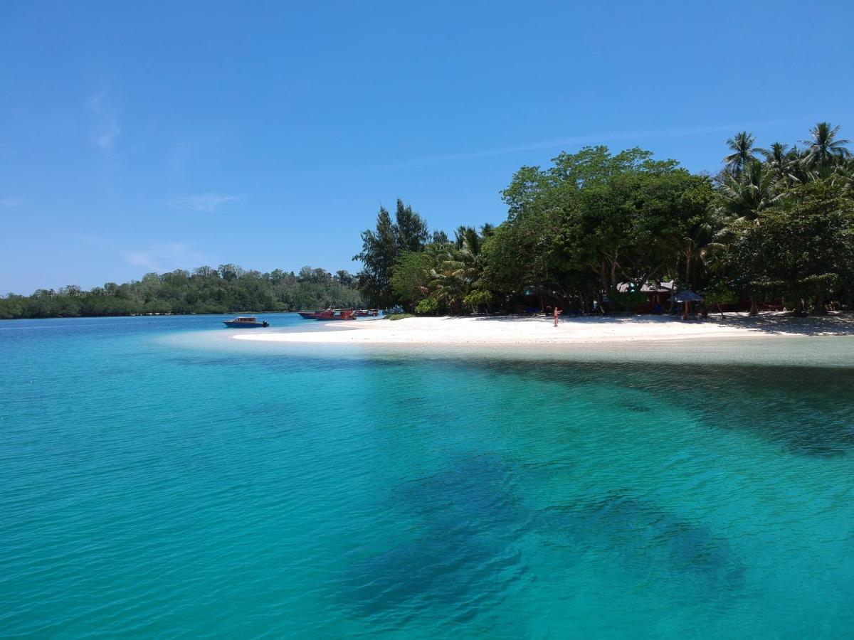 Blue Bay Divers Likupang Bangka Dış mekan fotoğraf